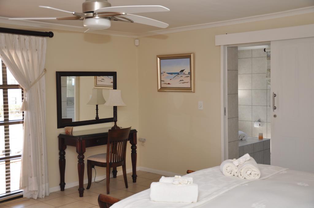 Whispering Whale Hotell Jacobs Bay Rum bild
