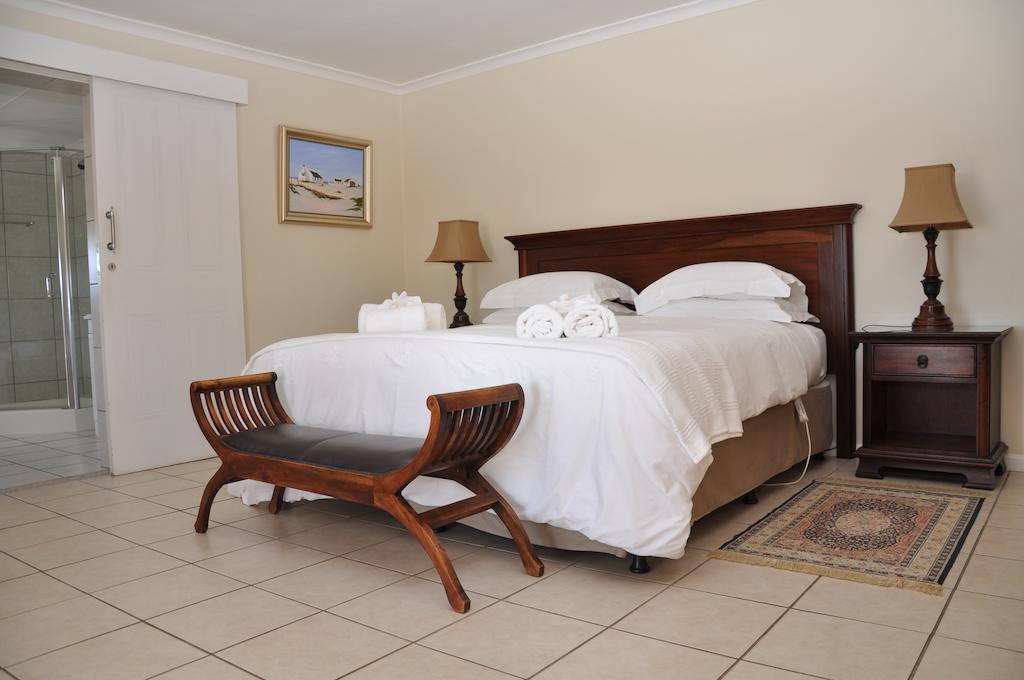 Whispering Whale Hotell Jacobs Bay Rum bild