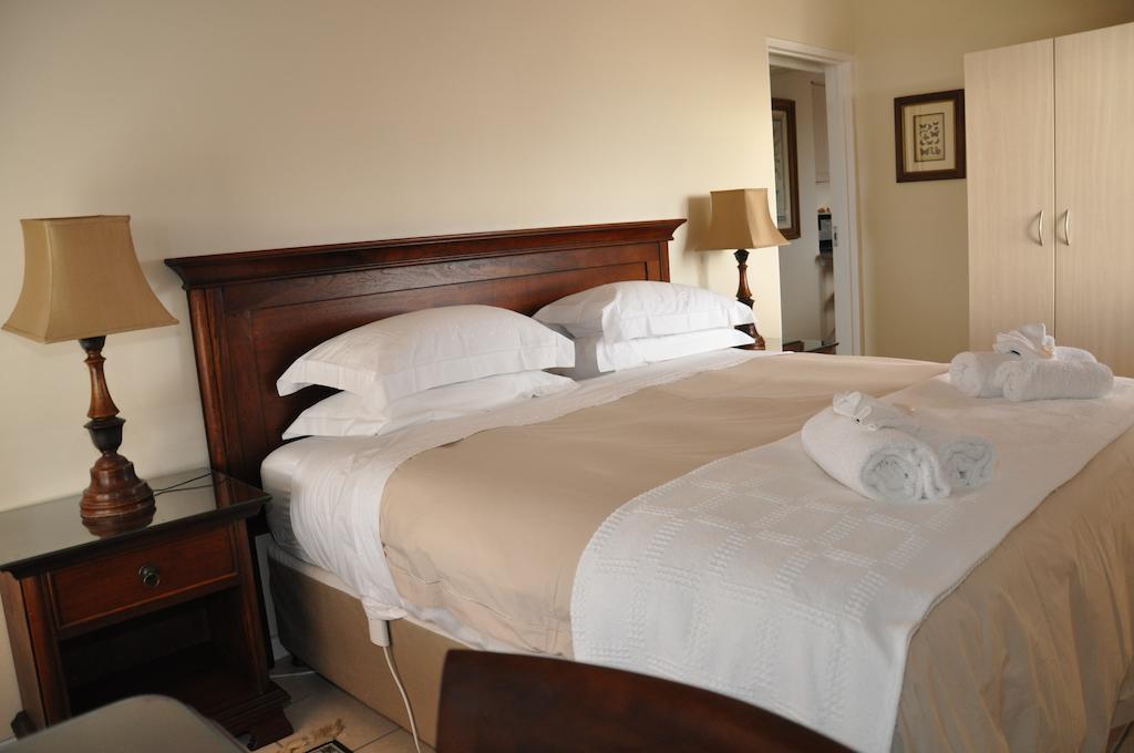 Whispering Whale Hotell Jacobs Bay Rum bild